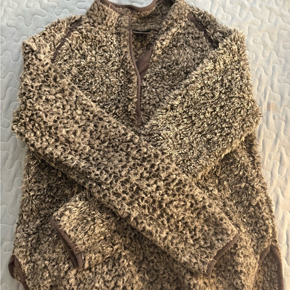Cozy Black and white sherpa sweater